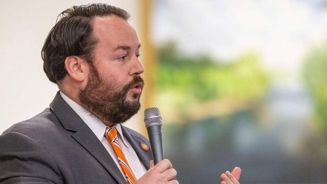 Former NC legislator, treasurer candidate announces bid for Mecklenburg Democrats chair