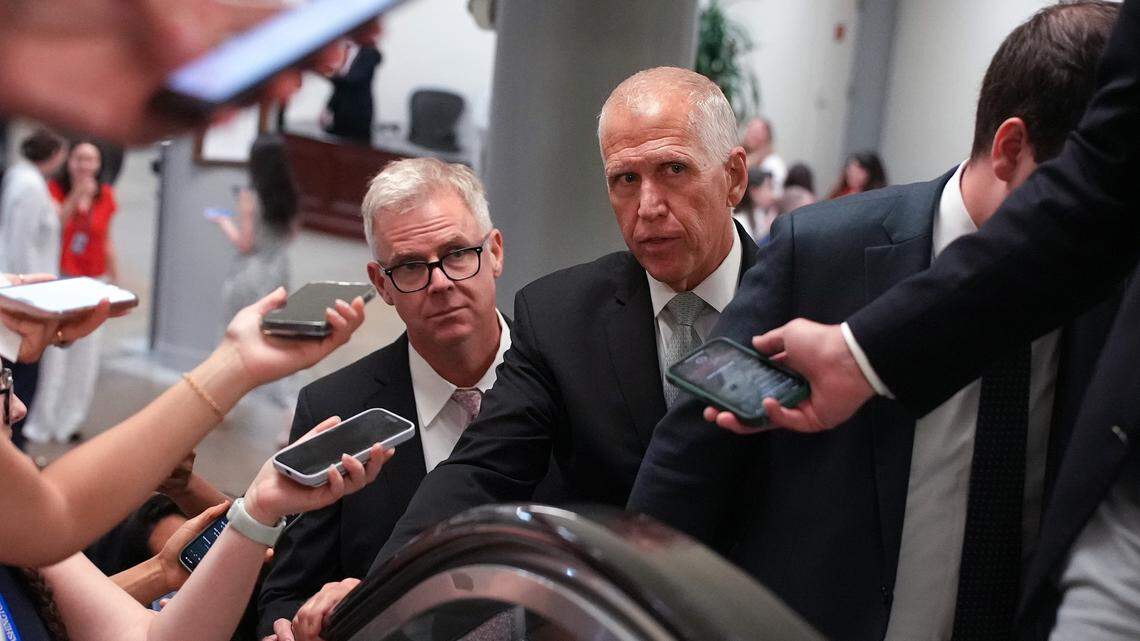 Sen. Thom Tillis wins Federal Reserve battle with DOJ, now backs Warsh nomination