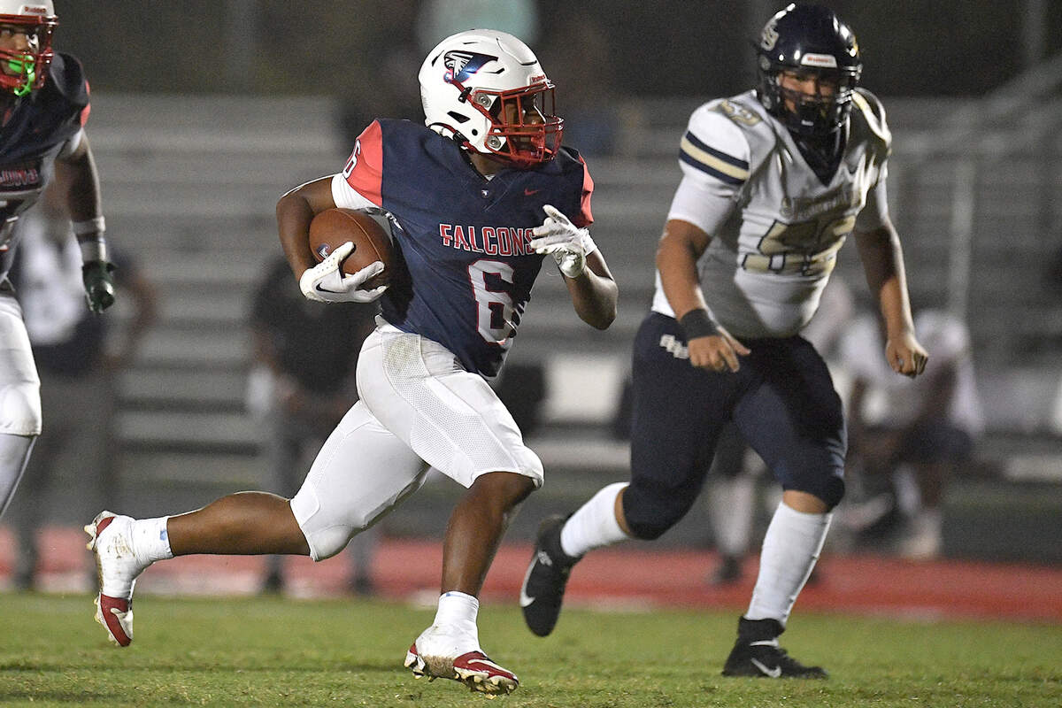 Jordan running back Damien Hayes (6) runs for the touchdown against Smithfield-Selma during the second half. The Durham Jordan Falcons and the Smithfield-Selma Spartans met in a football game in Durham, N.C. on September 13, 2024.