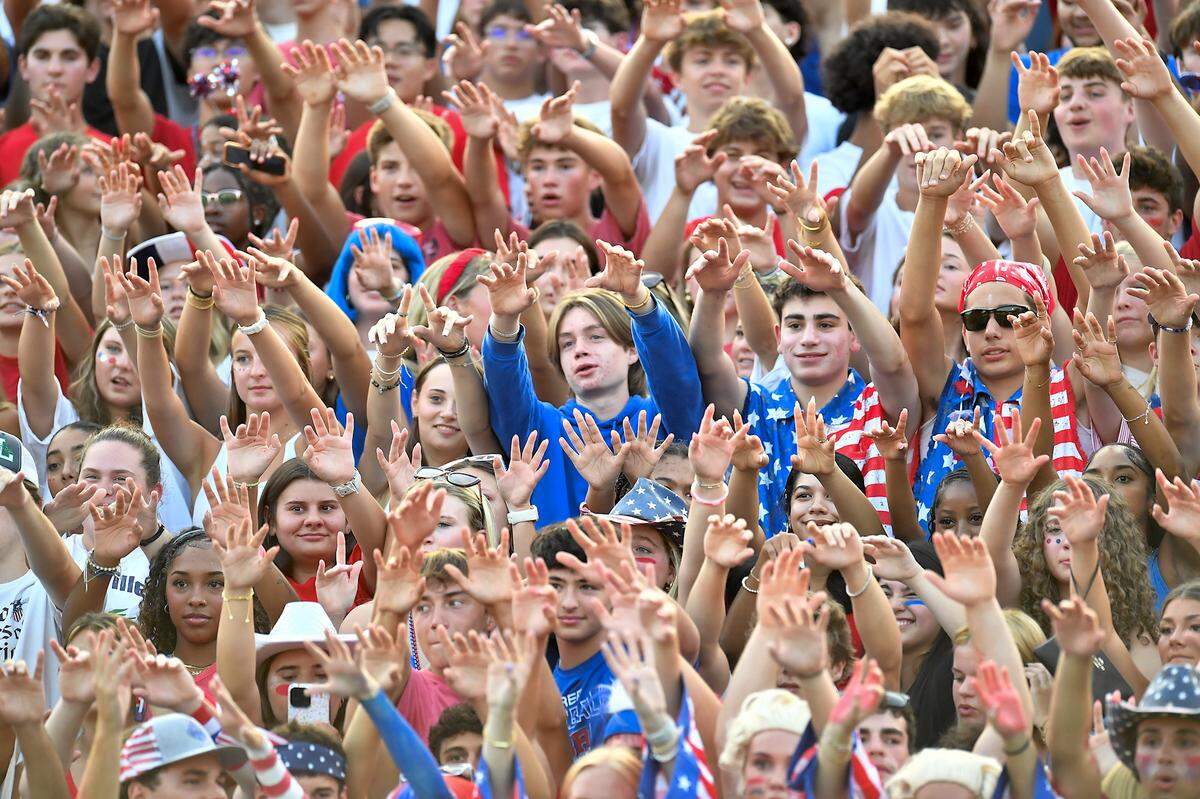The Leesville Loonies react to the kickoff by Heritage to Leesville Road at the start of their game in Raleigh, NC.  The Leesville Road Pride and the Heritage Huskies met in a  football game in Raleigh, N.C. on September 5, 2025.