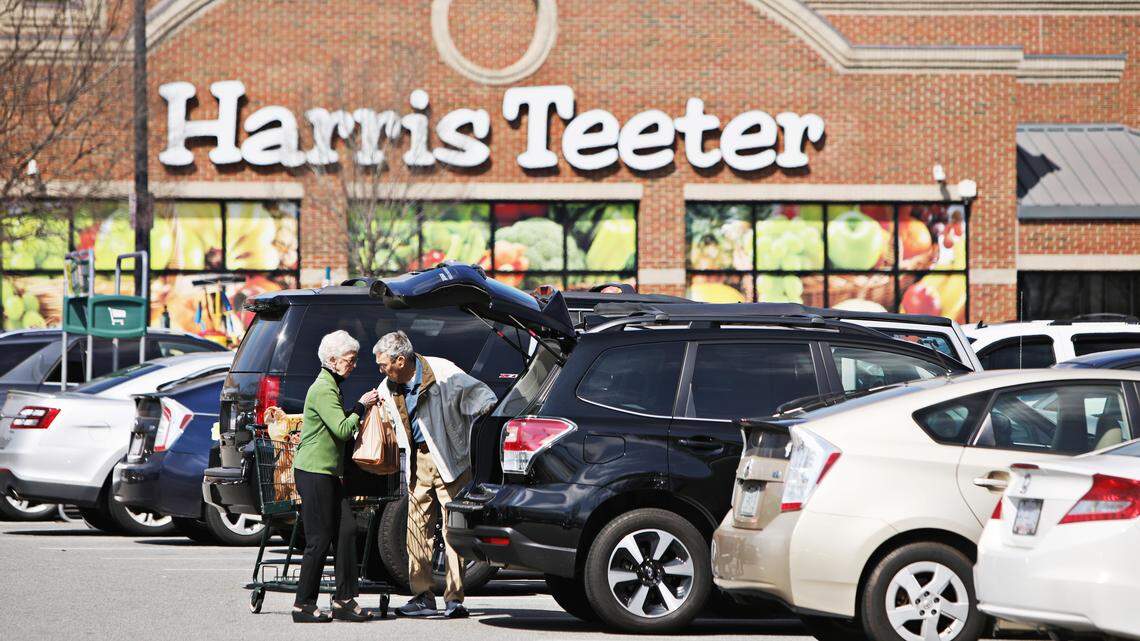 Harris Teeter joins other grocers limiting customers in stores during COVID-19 crisis