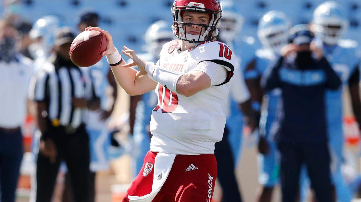 N.C. State quarterback Ben Finley (10) prepares to throw during the first half of N.C. State’s game against UNC at Kenan Stadium in Chapel Hill, N.C., Saturday, Oct. 24, 2020.