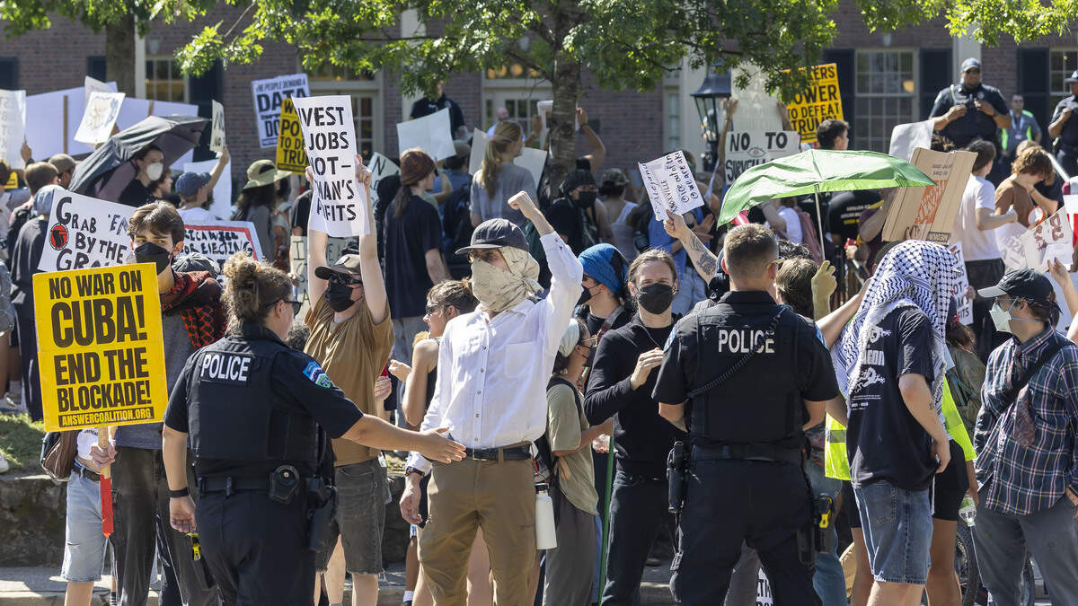 https://www.newsobserver.com/public/latest-news/62sfgk/picture317103149/alternates/LANDSCAPE_1200/G20PROTEST-NE-090226-RTW_1.jpg