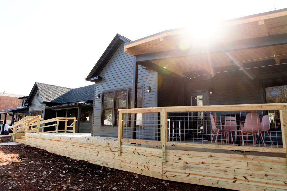 The Bend Bar will share a porch with a relocated State of Beer on West Morgan Street in Raleigh.