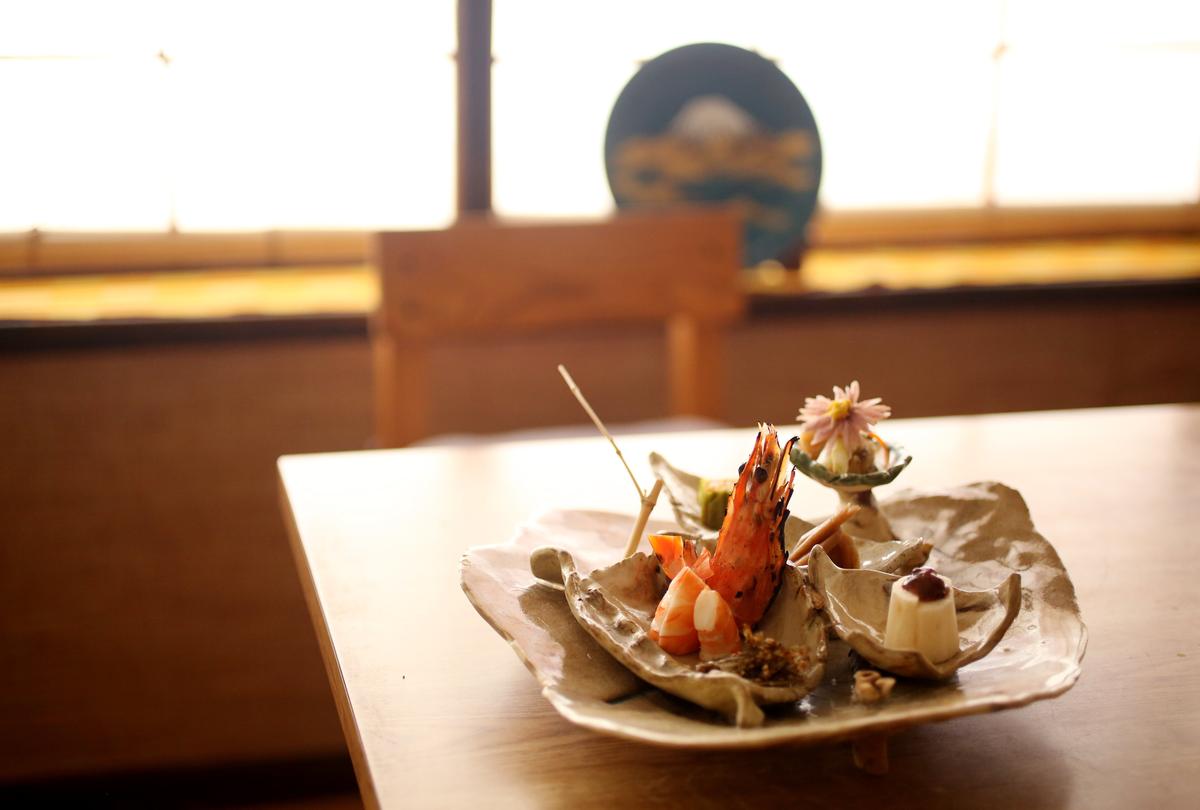 The eight courses of kaiseki served at Yamazushi change with the seasons, focusing on seafood and vegetables, following a set progression. The immersive dining experience and exquisite, thoughtful food make it one of Greg Cox’s most memorable meals.