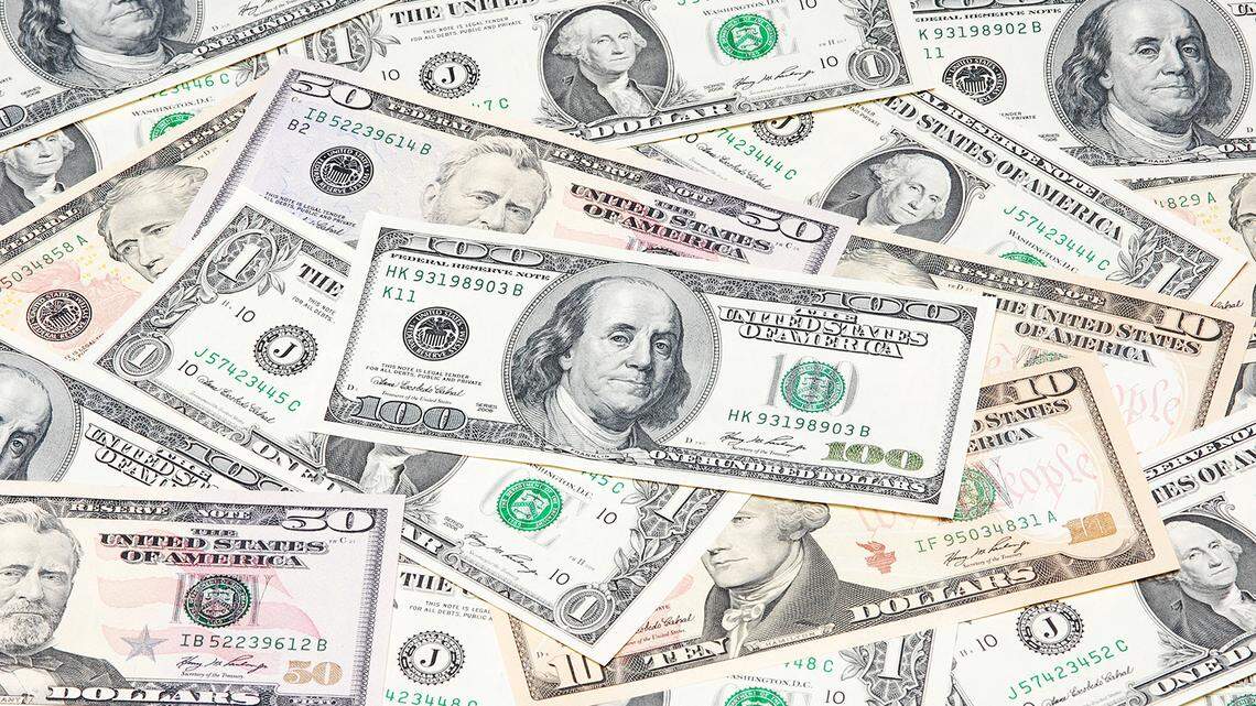 A new study on ​Medicare holders and federal credit reports found that older adults who go on to develop dementia are more likely to miss payments on routine bills up to six years before they are diagnosed with the condition.