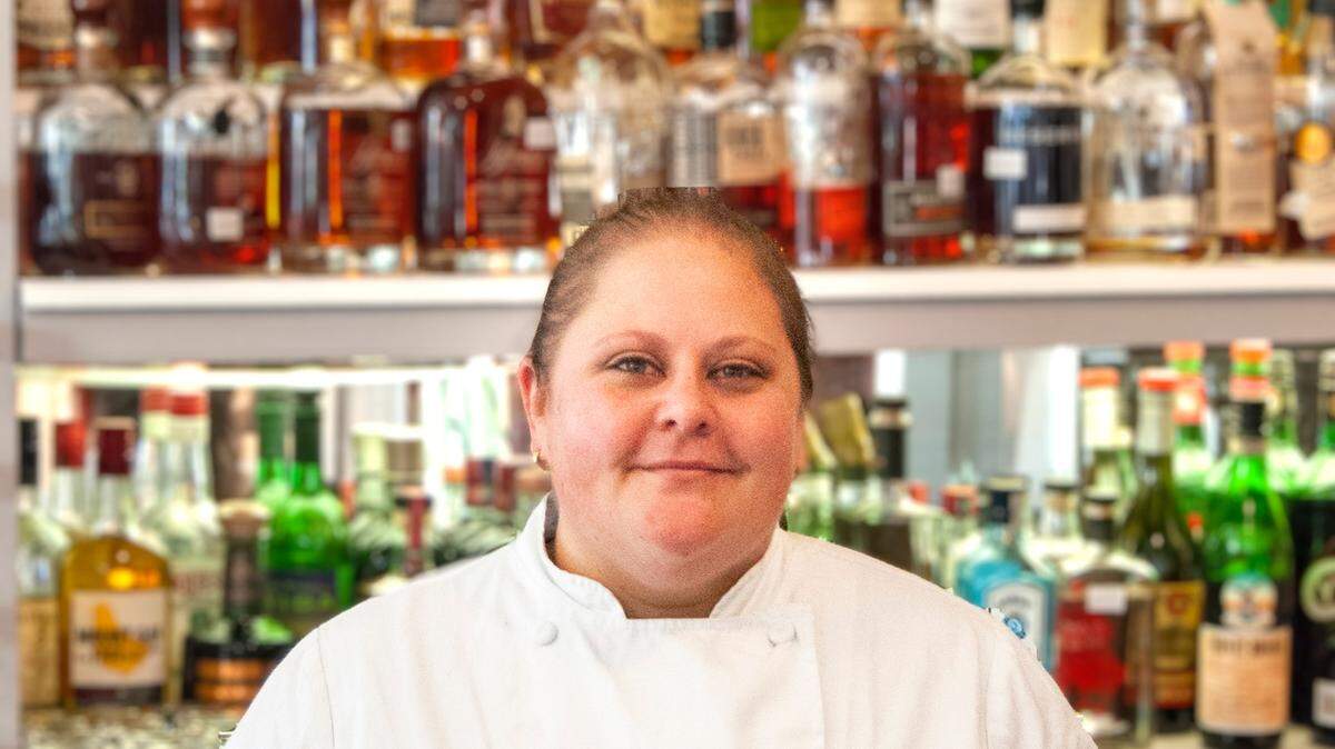 Crook’s Corner, a favorite of Chapel Hill and an icon of Southern food, has a new chef. Alley-26 chef Carrie Schleiffer has also taken over the Crook’s kitchen.