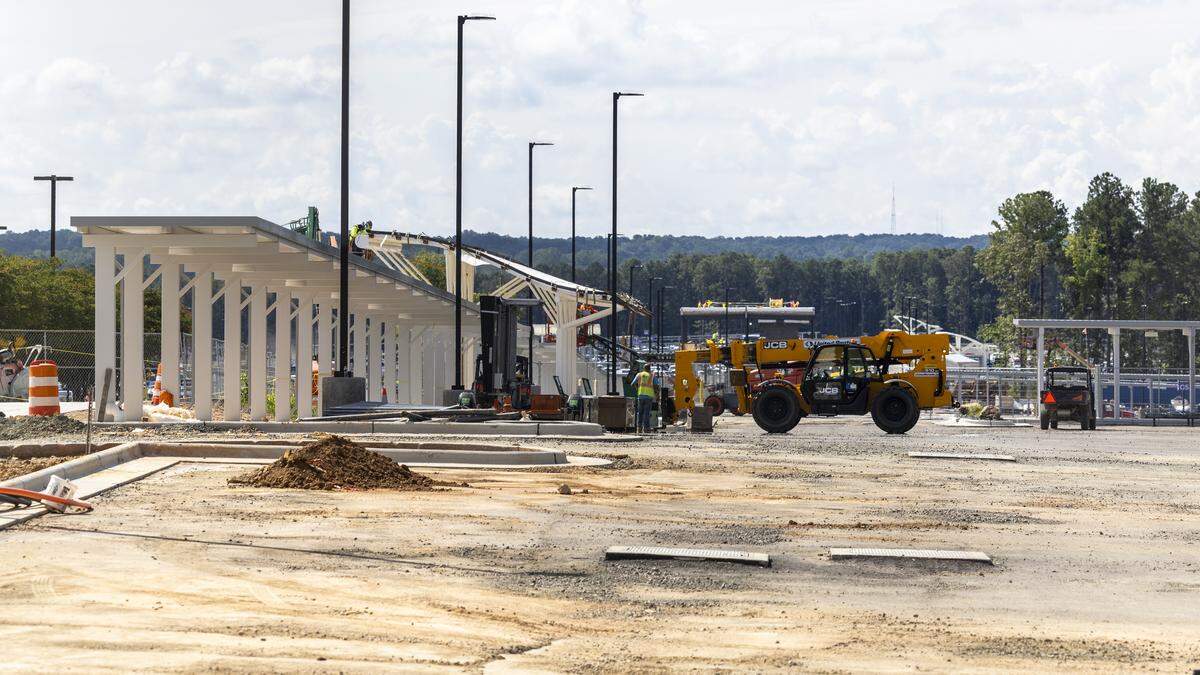 Contractors will finish new sections of Park Economy 3 in phases in the coming months.