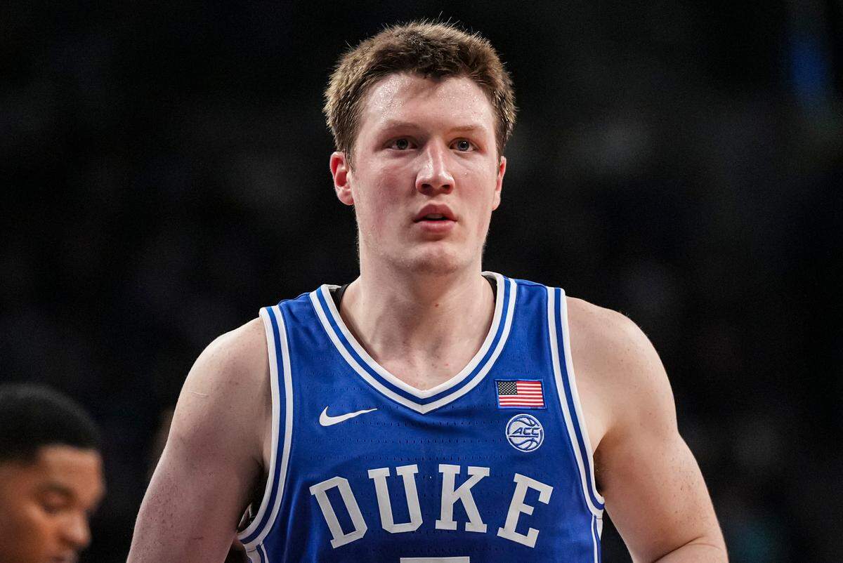 Duke Blue Devils guard Kon Knueppel (7) on the court against the Georgia Tech Yellow Jackets during the first half at McCamish Pavilion.