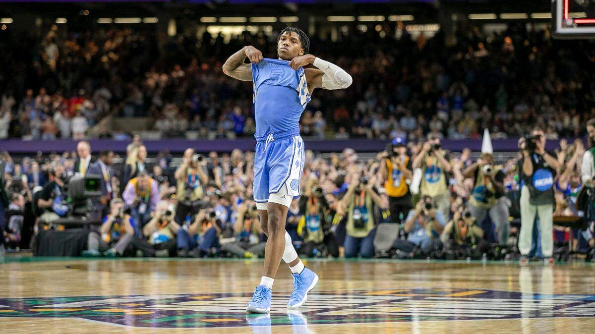 North Carolina’s Caleb Love (2) reacts after missing a three-point shot with 2.1 seconds to play to secure a 72-69 victory for Kansas during the NCAA Championship game on Monday, April 4, 2022 at Caesars Superdome in New Orleans, La.