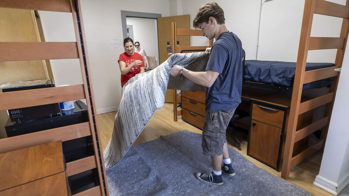 How much are Raleigh college students spending to decorate their dorm?