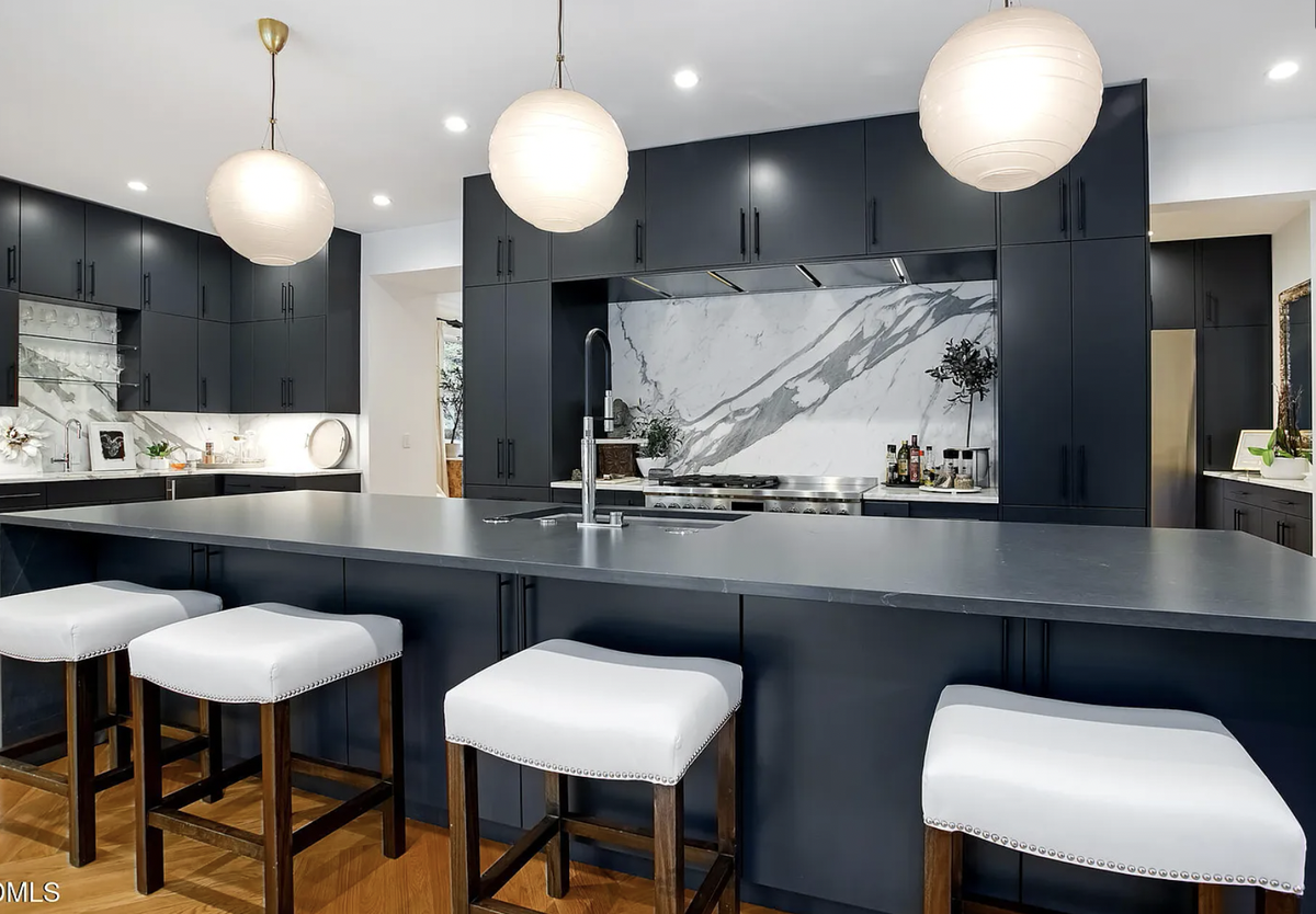 A chef’s kitchen is among the offerings at 330 Tenney Circle in Chapel Hill, which recently sold for $6 million.