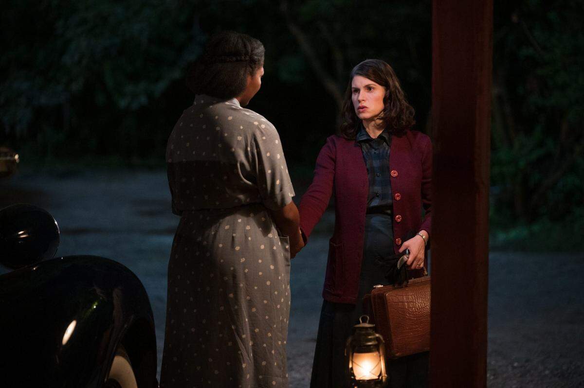 T’Shan Williams (left) as Nella and Jemima Rooper as Olivia Winfield Foxworth in the Lifetime limited series “Flowers in the Attic: The Origin.”