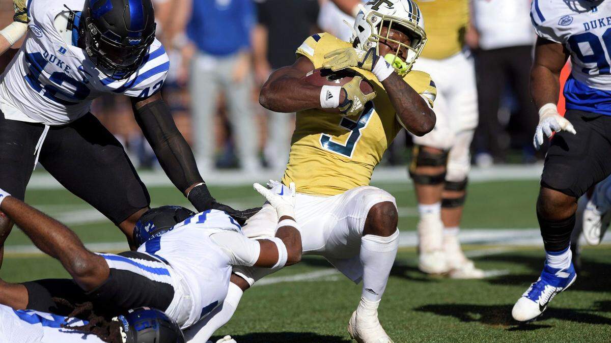 Georgia Tech running back Hassan Hall (3) carries the ball for a gain of 7-yards during the first half of an NCAA college football game against Duke, Saturday, Oct. 8, 2022, at Bobby Dodd Stadium, in Atlanta. (Daniel Varnado/Atlanta Journal-Constitution via AP)