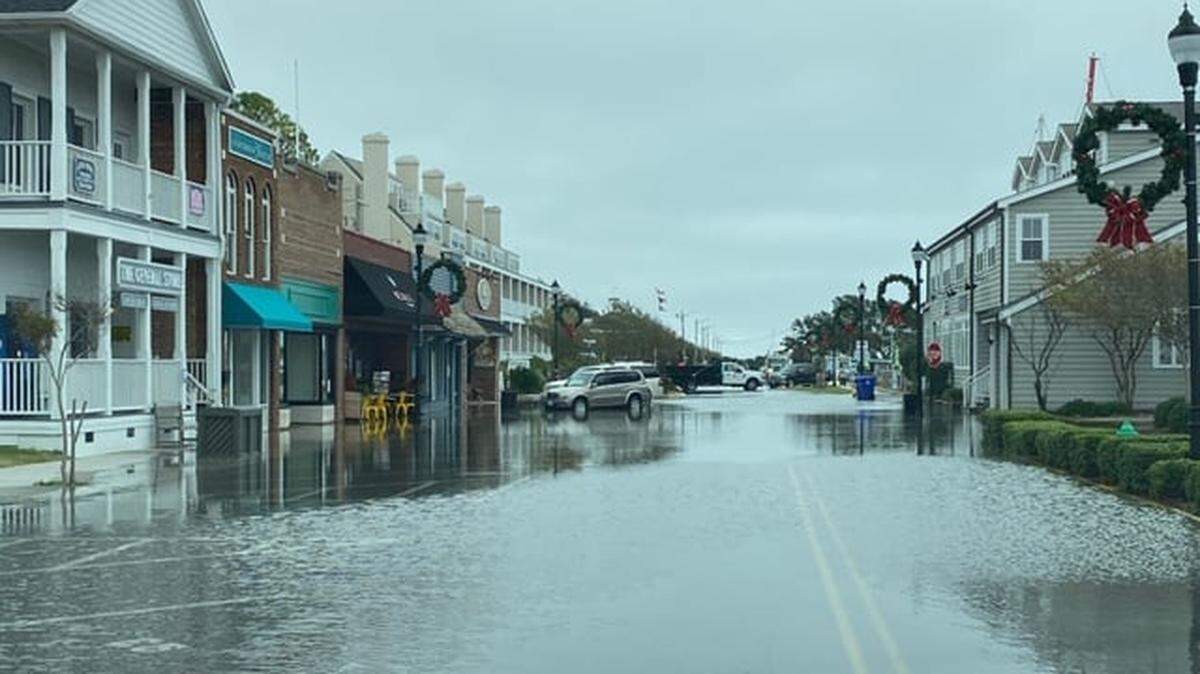 Front Street in Beaufort is one of several roads in coastal North Carolina that flood more frequently than weather forecasts predict, a pair of researchers found. The street is shown here in during a November 2019 nor’easter, but the road often floods during minor rain events.