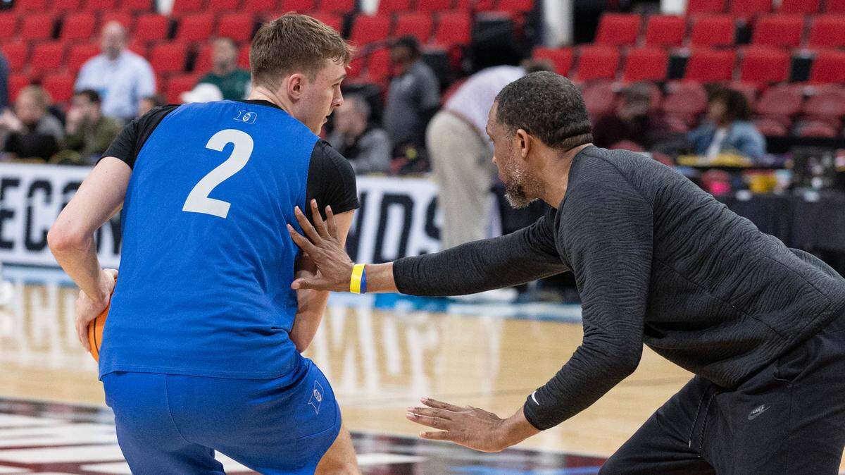 Will Cooper Flagg play for Duke basketball in NCAA Tournament on Friday? Latest update