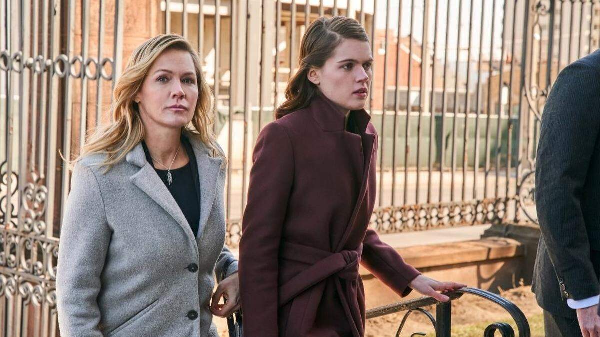 Jennie Garth, left, and Anwen O’Driscoll in the Lifetime movie “Left for Dead: The Ashley Reeves Story.”