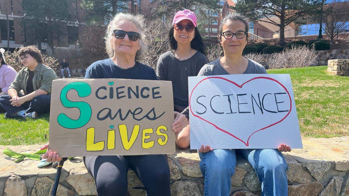 At least 100 people came to the Bell Tower Amphitheater at UNC-Chapel Hill’s campus for the “Stand Up For Science” rally.