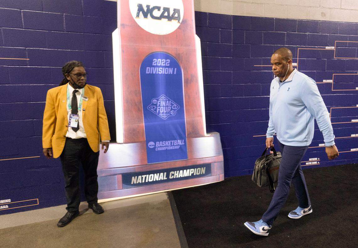 North Carolina coach Hubert Davis walks to the locker room as the Tar Heels arrive for their NCAA Final Four semi-final game against Duke on Saturday, April 2, 2022 at Caesars Superdome in New Orleans, La.