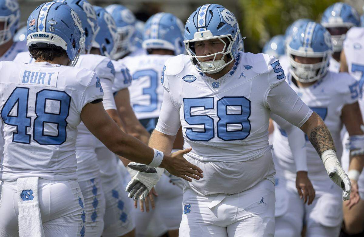 North Carolina offensive lineman Austin Blaske (58) warms up for the Tar Heels’ game against the University of Central Florida on Saturday, September 20, 2025 in Orlando, Fla.