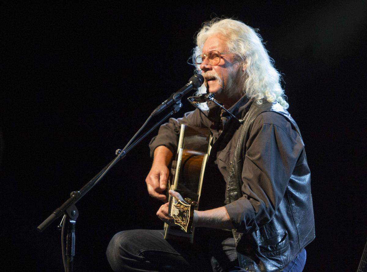 Arlo Guthrie will come to Durham’s Carolina Theatre.