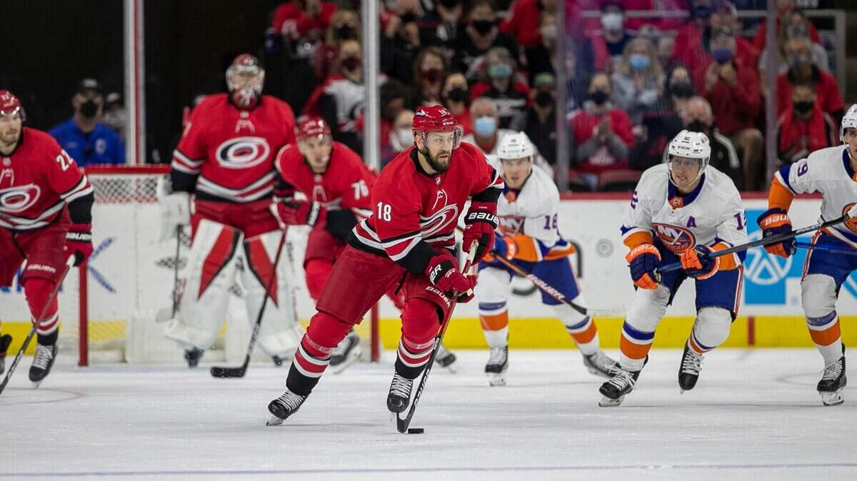 Carolina Hurricanes’ Derek Stepan (18) breaks away from the pack in the first period against the New York Islanders on Thursday, October 14, 2021 at PNC Arena in Raleigh, N.C.