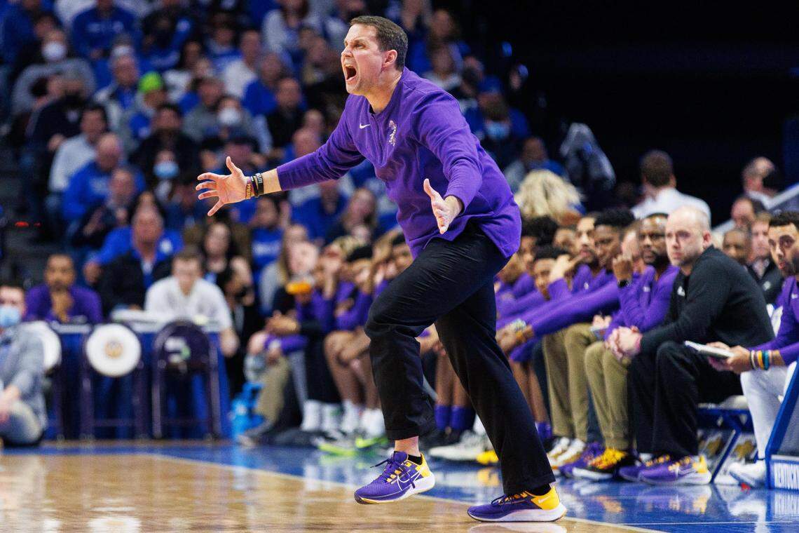 LSU Tigers head coach Will Wade yells across the court during the first half against the Kentucky Wildcats in 2022.