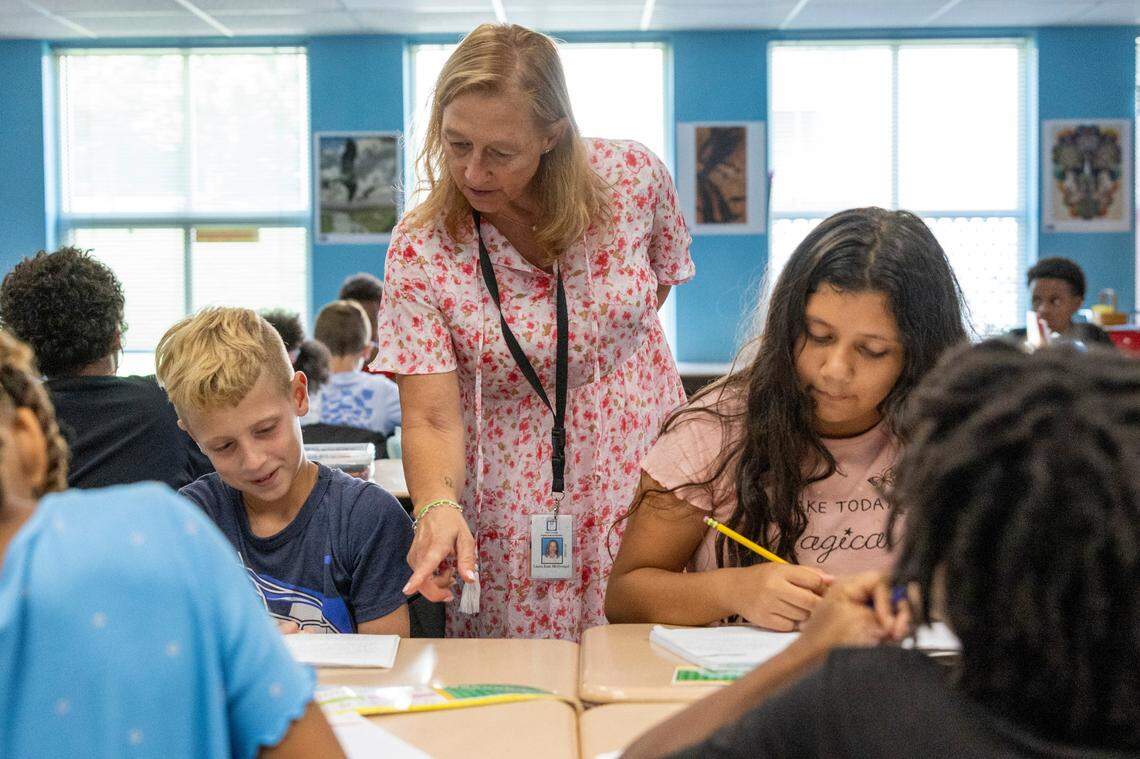 Laura Jean McDougal teaches a fourth-grade class at Rand Road Elementary School in Garner on Wednesday, Sept. 6, 2023. Rand Road saw a 22 percentage point increase last school year on state exams.
