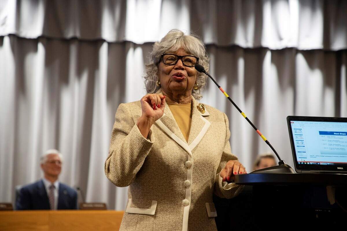 Lillian Lee, wife of former Chapel Hill Mayor and state Sen. Howard Lee, addresses a Chapel Hill Town Council meeting in 2019 after she and her husband were celebrated for the 50th anniversary of his 1969 election.