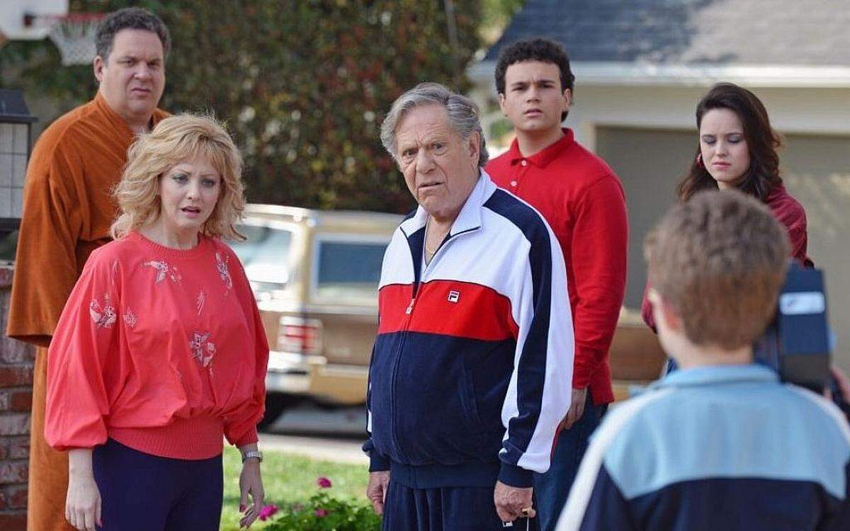 George Segal, center, played Pops on the ABC sitcom “The Goldbergs.” Segal died in March and the show will pay tribute to him in its Sept. 22 season premiere.