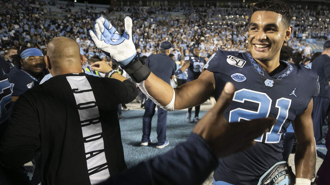 UNC linebacker Chazz Surratt returning to school for his senior season 