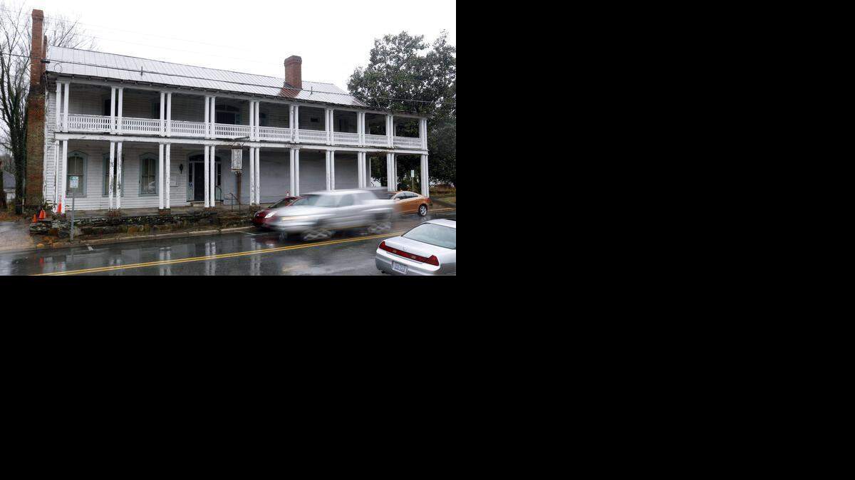 COLONIALINN1-CHN-120914-HLL