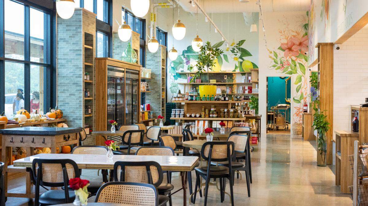 Giorgios Epicurean Market will serve breakfast, lunch and dinner to customers looking to sit down to eat or take food to go. 