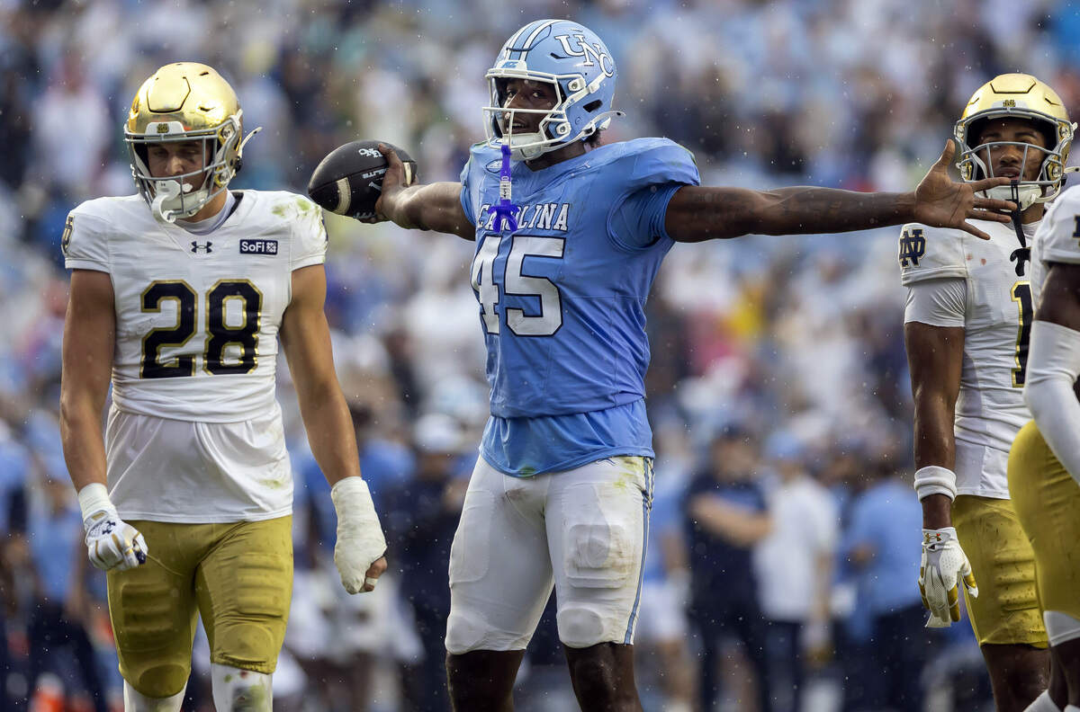 North Carolina tight end Jelani Thurman (45) reacts after a 12-yard pass completion from quarterback Billy Edwards Jr. in the second  quarter against Notre Dame, on Saturday, October 3, 2026 at Kenan Stadium in Chapel Hill, N.C.