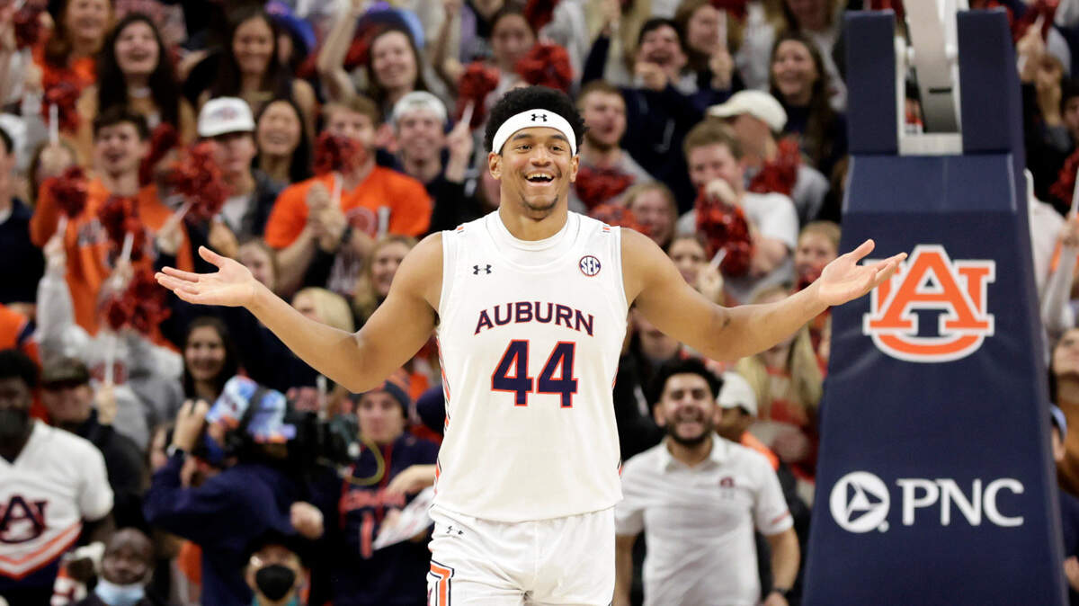 Auburn center Dylan Cardwell (44) reacts after a turnover by Oklahoma during the second half of an NCAA college basketball game Saturday, Jan. 29, 2022, in Auburn, Ala.