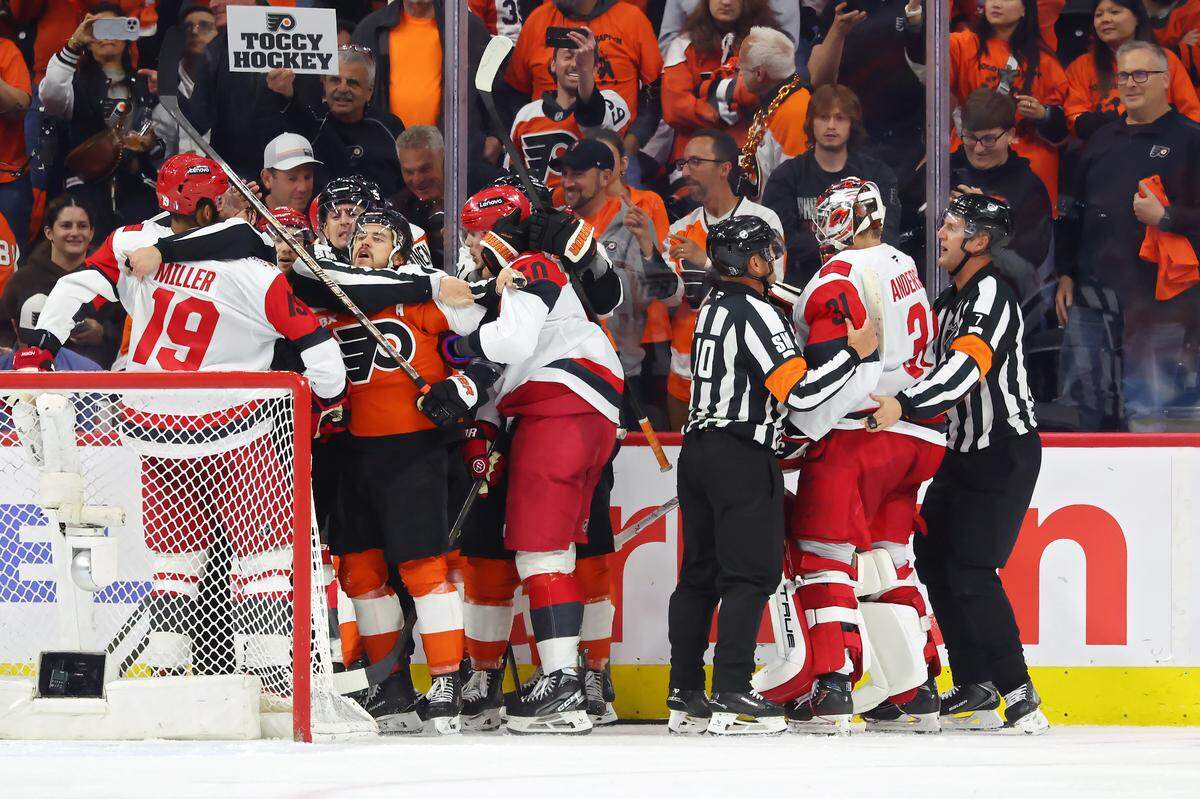 Hurricanes beat Flyers, extend playoff-opening win streak | Raleigh ...