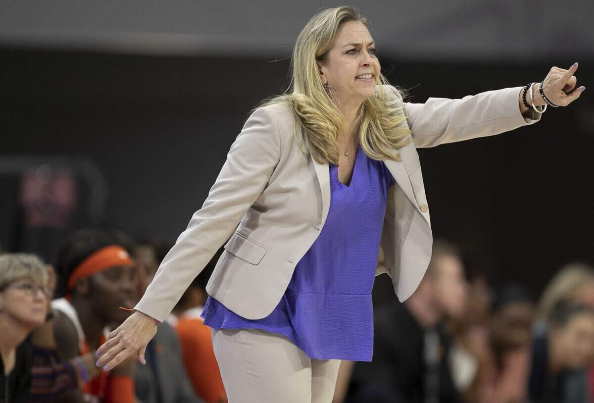 Clemson coach Amanda Butler directs her team during the fourth quarter against N.C. State on Thursday, January 24, 2019 at Reynolds Coliseum in Raleigh, N.C.