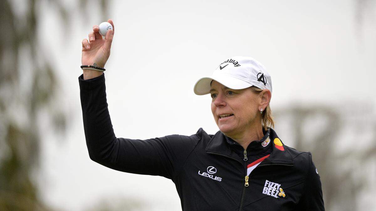 Annika Sorenstam, of Sweden, acknowledges the crowd after putting on the 18th green during the final round of the Tournament of Champions LPGA golf tournament, Sunday, Jan. 23, 2022, in Orlando, Fla.