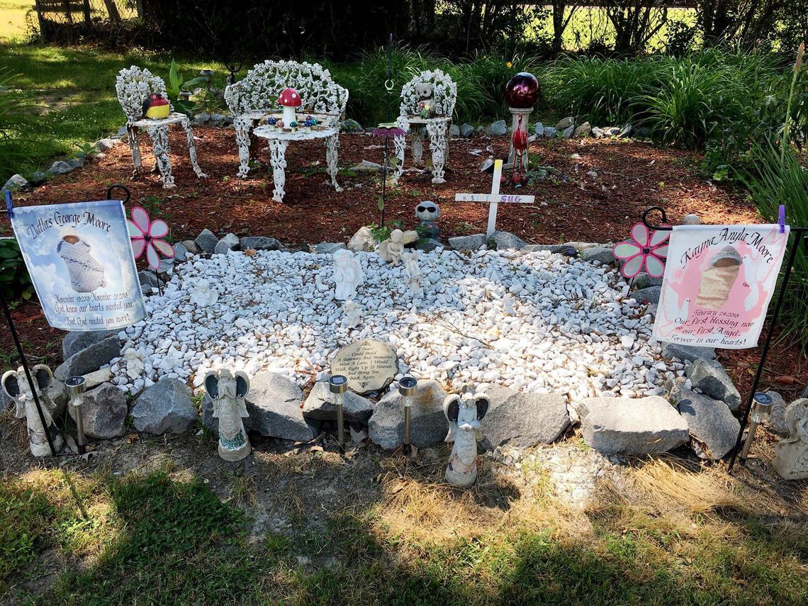 “Rayna and Dallas are buried at my mom’s house on our family land, I got these flags made as burial markers. My mom does an awesome job with keeping the yard looking beautiful for them,” says Renee Schoolfield who lost both of her children shortly after they were born.