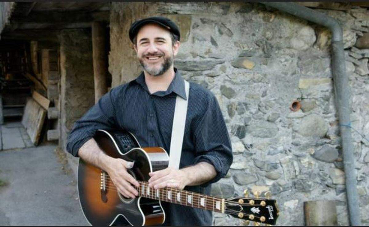 Jon Shain of Durham won the 2019 International Blues Challenge in Memphis on Saturday, Jan. 27. He emerged out of a worldwide field of more than 200 competitors.