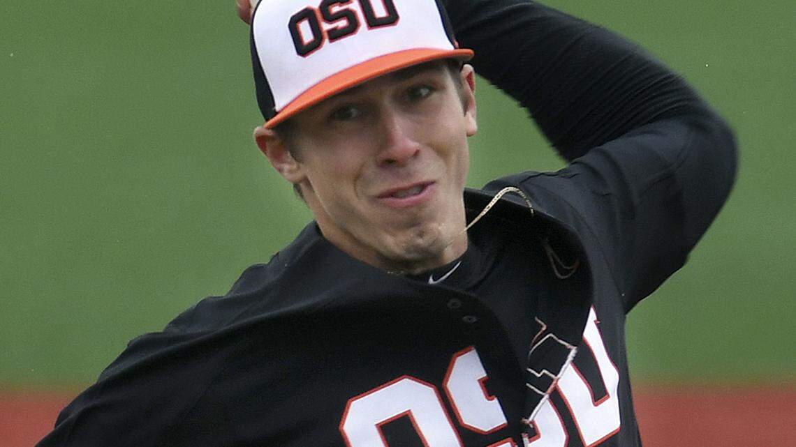 Oregon State pitcher Luke Heimlich throws during game against UC Davis in Corvallis, Ore., in March 2017.  (Mark Ylen/Albany Democrat-Herald via AP, File)