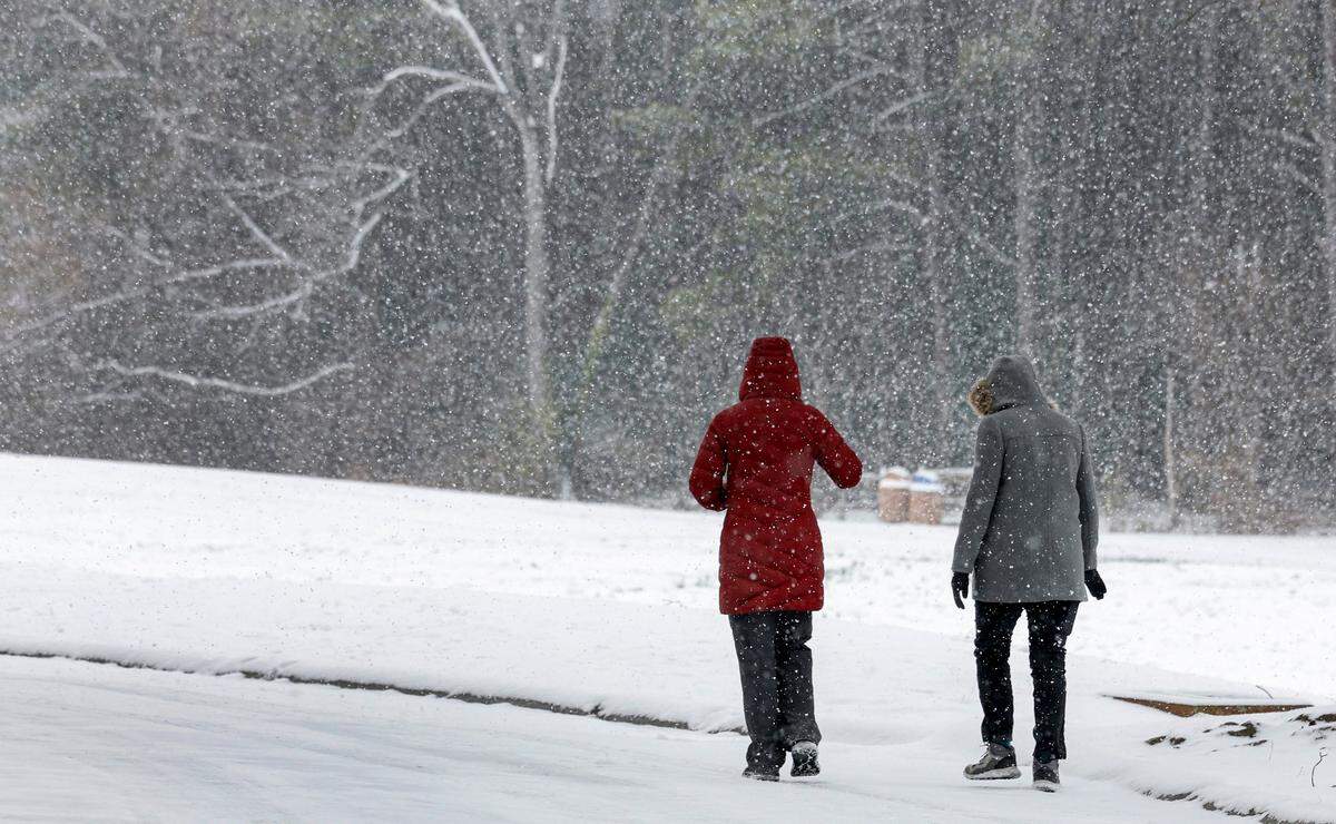 The Old Farmer’s Almanac and the Farmers’ Almanac recently released their winter 2025 forecasts for North Carolina. 