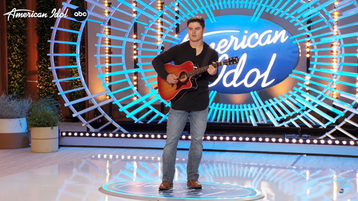 Dan Marshall, a former college football player, shared his singing skills on “American Idol.”