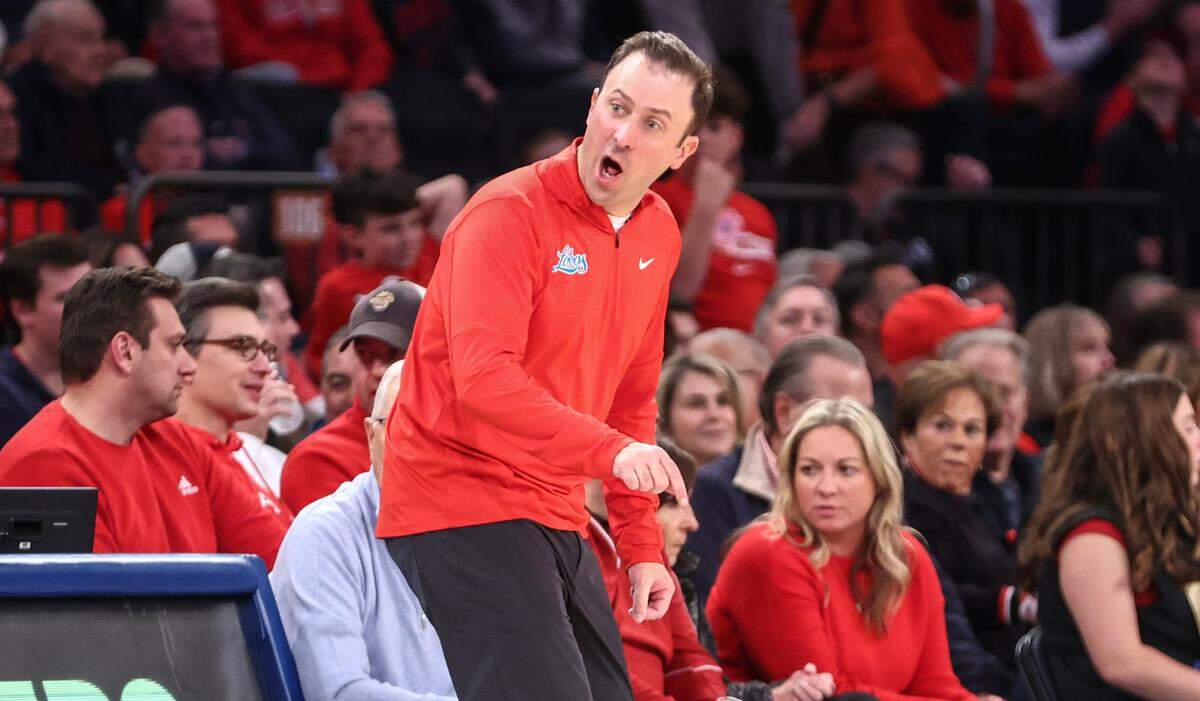 New Mexico Lobos head coach Richard Pitino reacts after a call in the second half against the St. John’s Red Storm at Madison Square Garden in Nov. 2024.