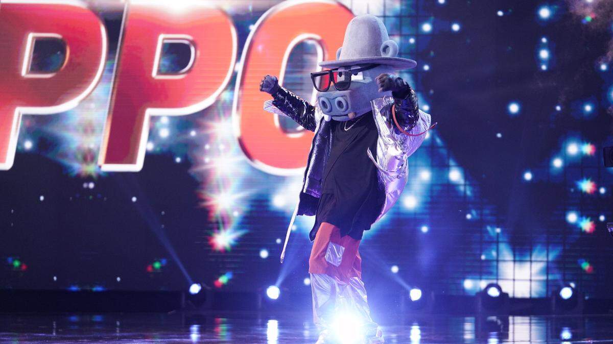THE MASKED SINGER: Hippo in the “Mask On Face Off” series premiere of THE MASKED SINGER airing Wednesday, Jan 2 (9:00-10:00 PM ET/PT) on FOX. © 2019 FOX Broadcasting. CR: Michael Becker / FOX.