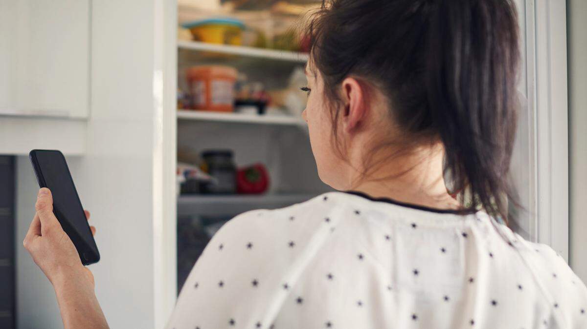 You’re throwing away roughly 11 cents of every grocery dollar you spend. Here’s how a free AI tool can change that today.