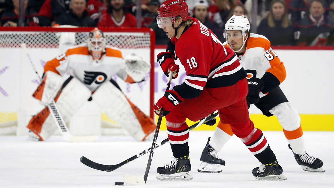 Flyers end Canes’ four-game win streak with 5-3 victory