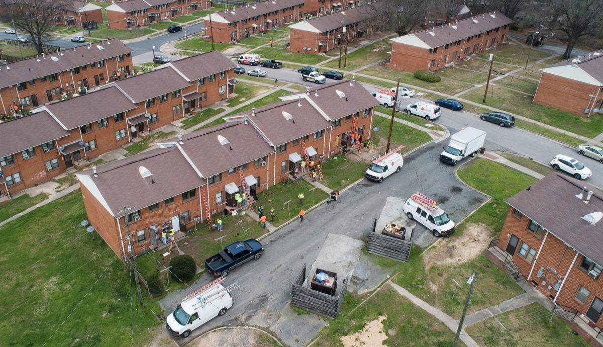 Contractors continue to work on building renovations in McDougald Terrace on Tuesday, Feb. 18, 2020. The Durham Housing Authority started a voluntary evacuation of the public housing complex in early January amid concerns about high carbon monoxide levels, mold and other conditions.