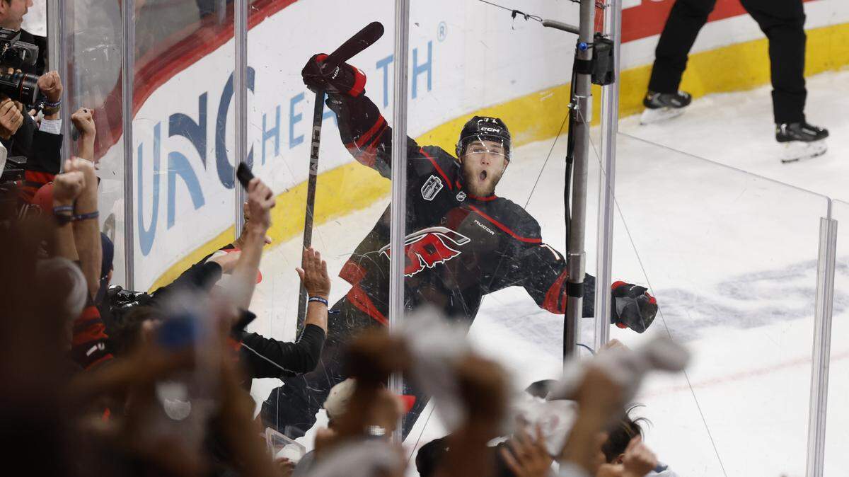 Mark Jankowski celebrates after scoring to tie the score at 2-2 in the third period.