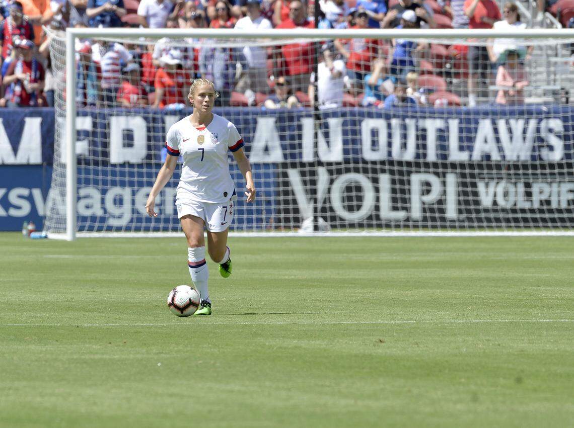 U.S. defender Abby Dahlkemper (7) during the first half of an international friendly soccer match against South Africa in Santa Clara, Calif., Sunday, May 12, 2019. (AP Photo/Nic Coury)